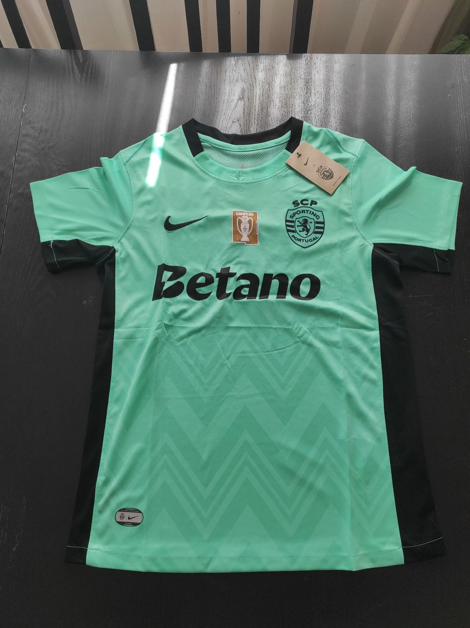 Camisola Alternativa do Sporting, época 25/26, tamanhos S, XL e XXL.